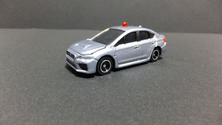 トミカ NO.2 スバル WRX S4 覆面パトロールカー