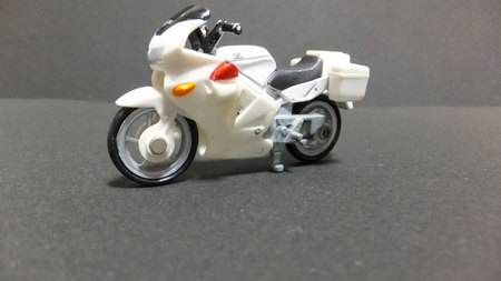 トミカ NO.4 Honda VFR 白バイ