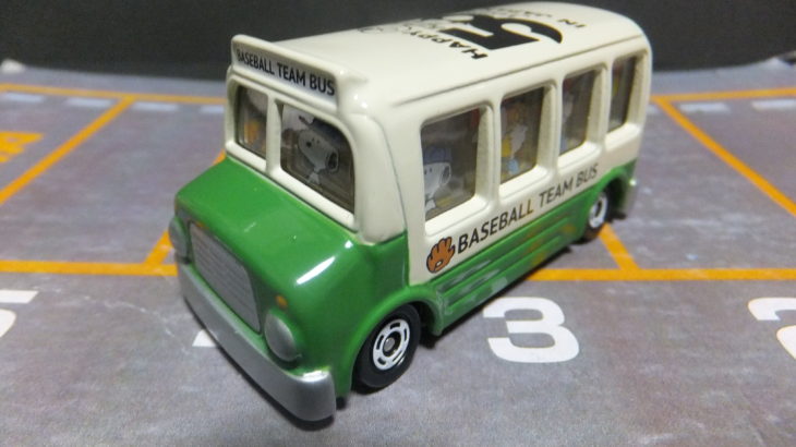 スヌーピー日本上陸50周年記念 ドリームトミカコレクション BASEBALL TEAM BUS