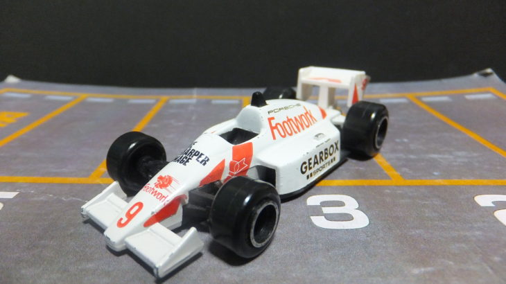 トミカ フットワーク ポルシェ F1