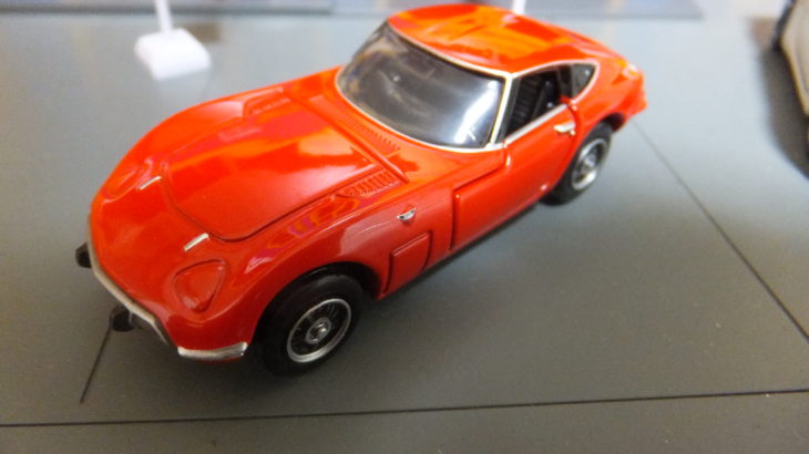 トミカプレミアム タカラトミーモールオリジナル トヨタ 2000GT（赤色）