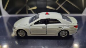 トミカプレミアム 24 トヨタ マークX 覆面パトロールカー
