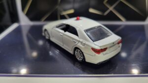 トミカプレミアム 24 トヨタ マークX 覆面パトロールカー